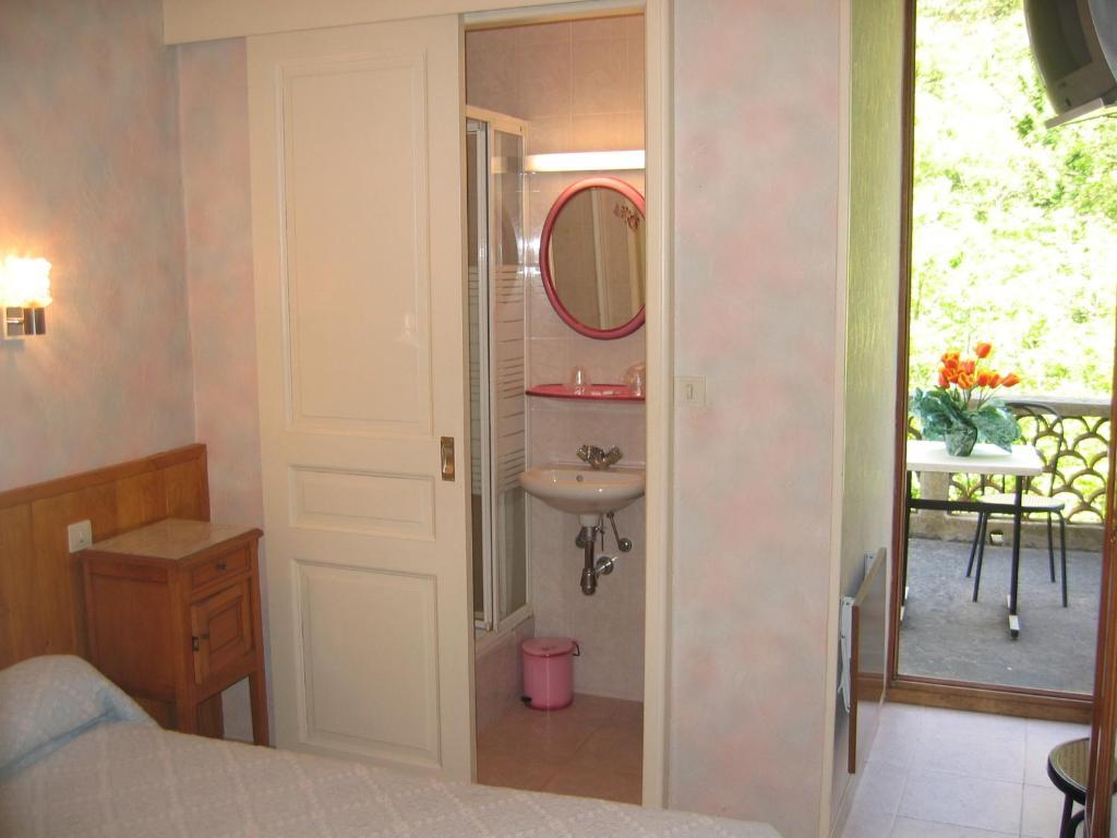 Chambres D'Hotes Le Terminus Fontan Habitación foto