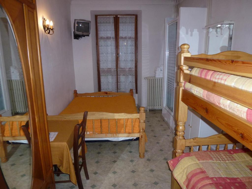 Chambres D'Hotes Le Terminus Fontan Habitación foto